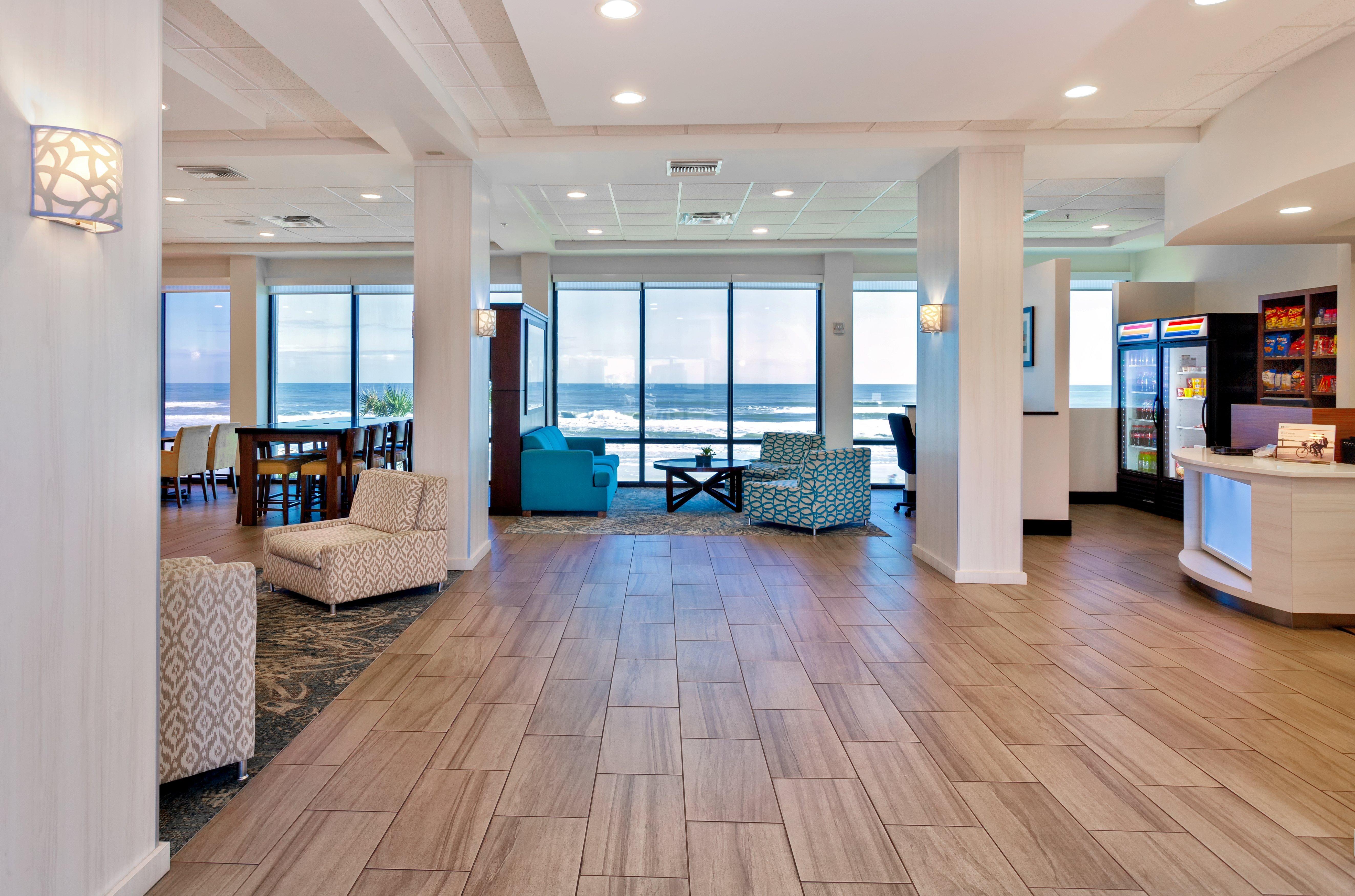Holiday Inn Express & Suites Oceanfront Daytona Beach Shores By Ihg Eksteriør billede