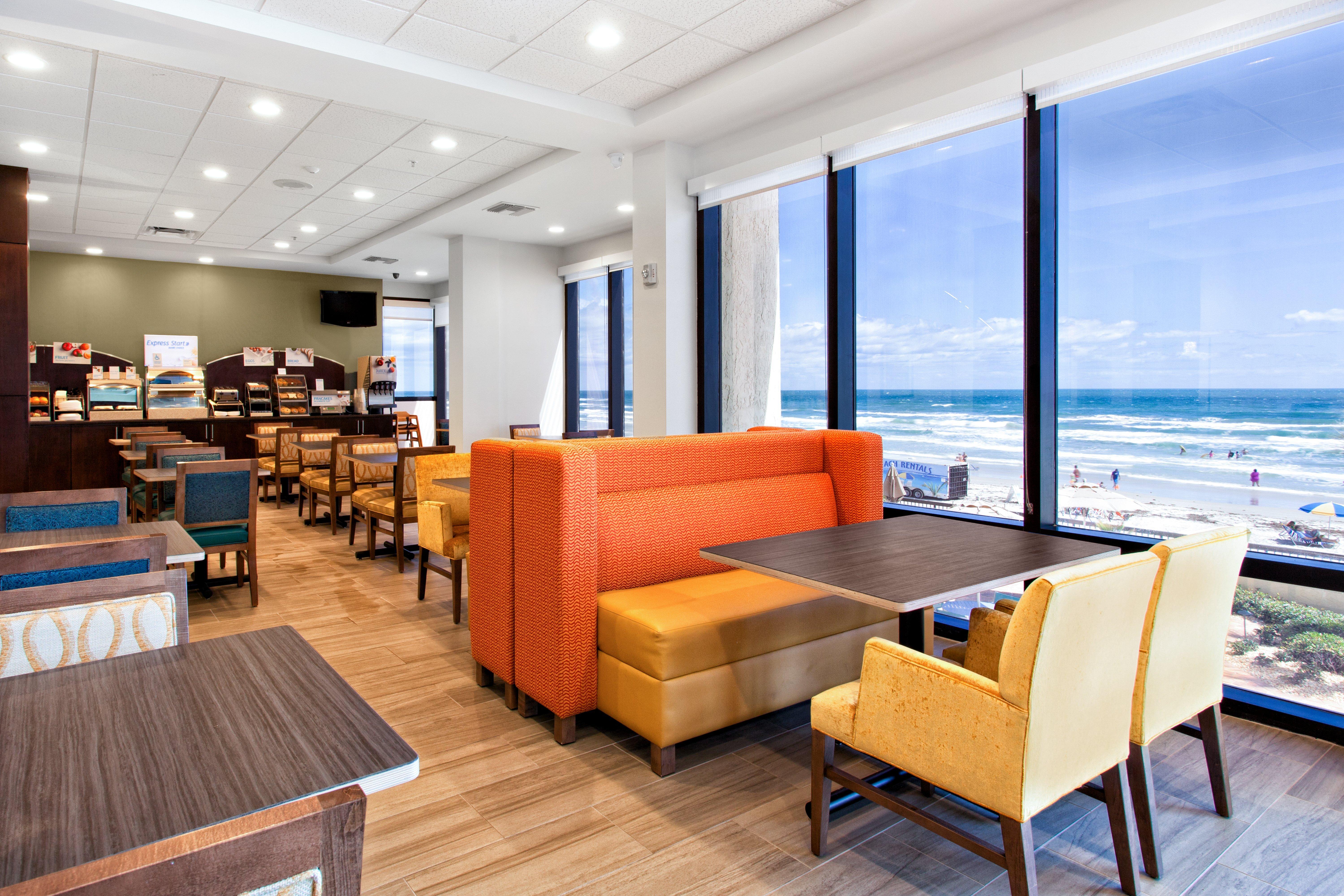 Holiday Inn Express & Suites Oceanfront Daytona Beach Shores By Ihg Eksteriør billede