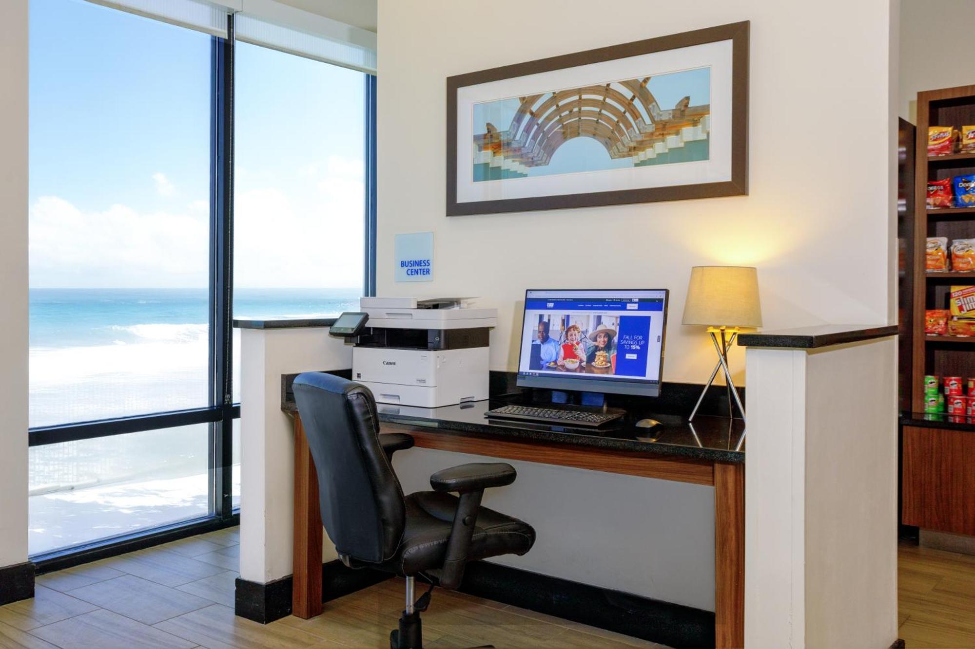 Holiday Inn Express & Suites Oceanfront Daytona Beach Shores By Ihg Eksteriør billede