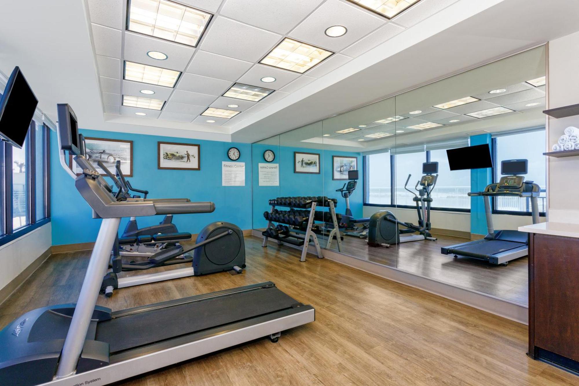 Holiday Inn Express & Suites Oceanfront Daytona Beach Shores By Ihg Eksteriør billede