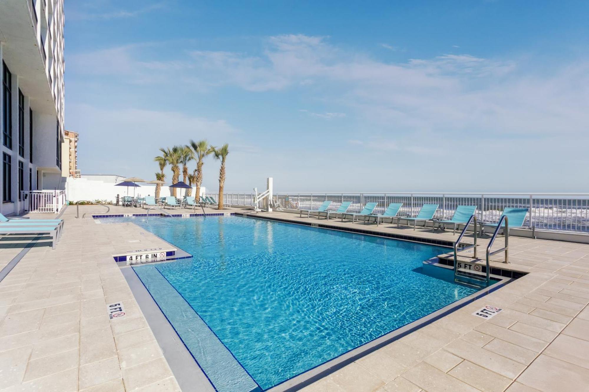 Holiday Inn Express & Suites Oceanfront Daytona Beach Shores By Ihg Eksteriør billede