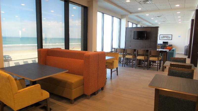 Holiday Inn Express & Suites Oceanfront Daytona Beach Shores By Ihg Eksteriør billede